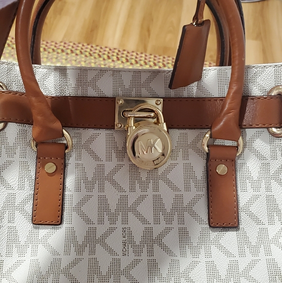 Michael Kors Handbags - Authentic Michael Kors Hamilton Satchel